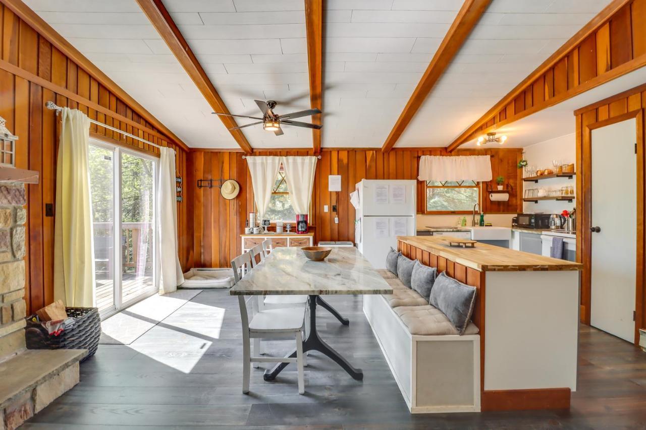 Lakefront Poconos Vacation Rental With Swim Dock! Long Pond Buitenkant foto