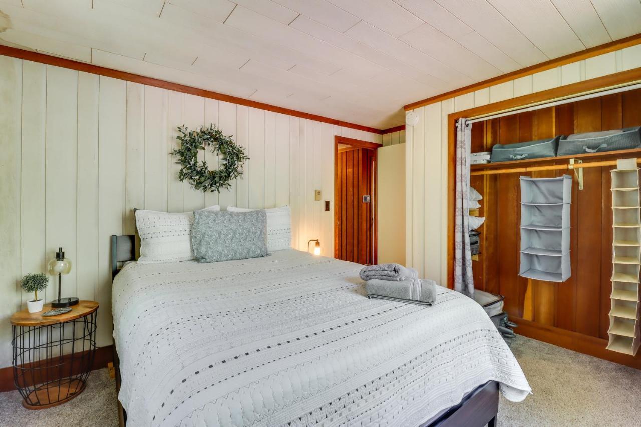 Lakefront Poconos Vacation Rental With Swim Dock! Long Pond Buitenkant foto